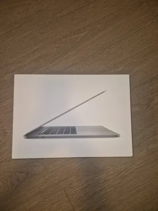 Caja MacBook Pro 15 VACIA