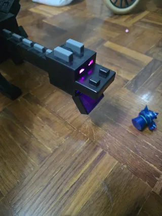 Dragón Minecraft Negro y Gris