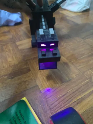 Dragón Minecraft Negro y Gris