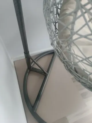 Columpio de jardín con cojín beige y gris