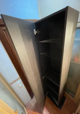 Armario de baño de madera