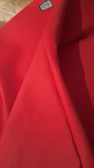 Puf pera grande rojo