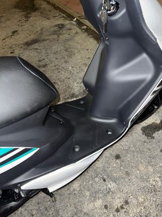 Yamaha Jog RR Blanca