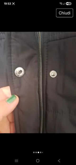 Cappotto trapuntato nero con cappuccio