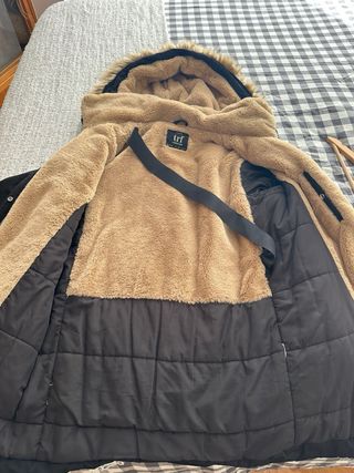 Parka Zara Negra con Pelo