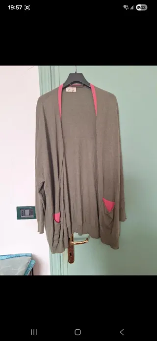 Cardigan leggero verde militare e rosa