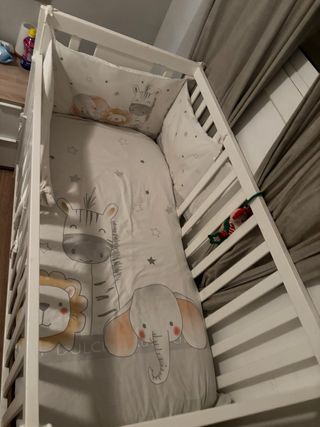 Cuna blanca con chichonera y funda nórdica