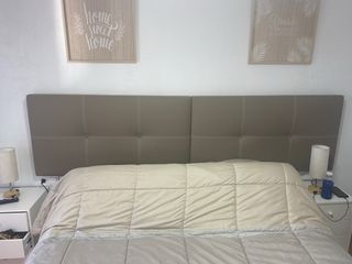 Cabeceros de cama beige y marrón