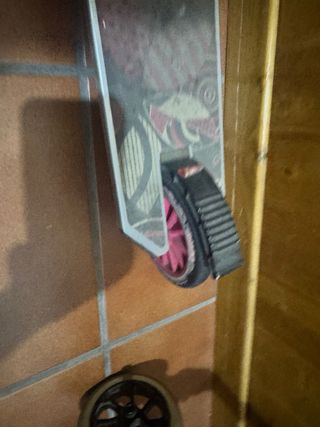 Patinete infantil rosa y plateado