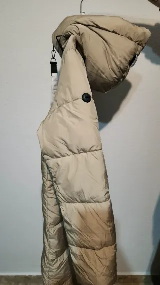 Chaqueta Khujo beige plumífera cortavientos