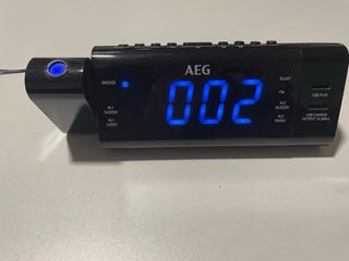 Radio despertador con proyector