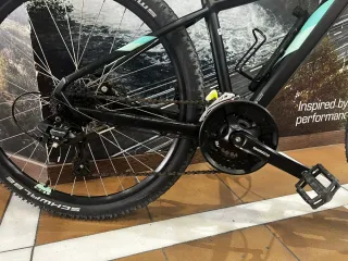 Bicicleta Montaña Cube Access WS Negra/verde