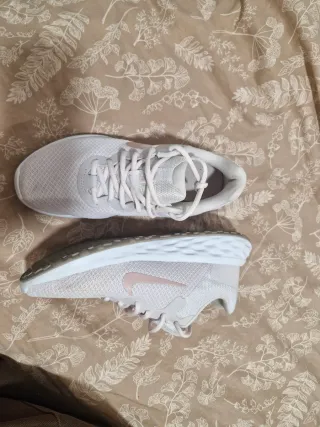 Zapatillas Nike Rosas y Blancas