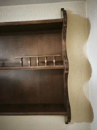 Estantería de madera rústica para bodega