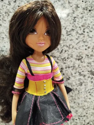 Muñeca Bratz estilo Monster High