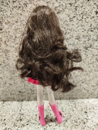 Muñeca Bratz estilo Monster High