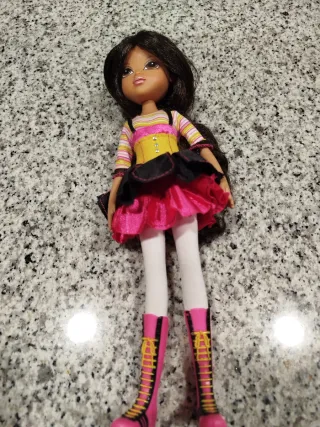 Muñeca Bratz estilo Monster High