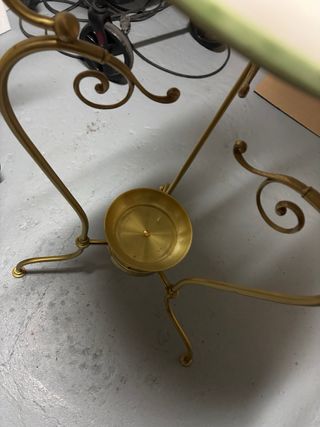 Lavabo antiguo de cerámica y metal