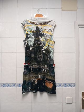 Vestido jersey M paisaje y coche antiguo