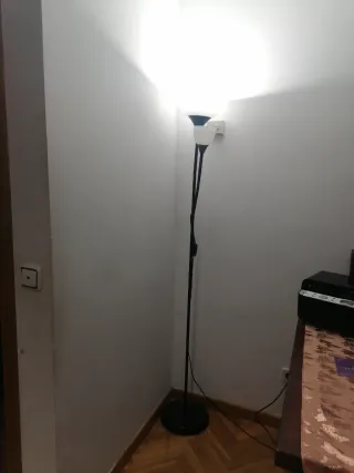 Lámpara de pie moderna