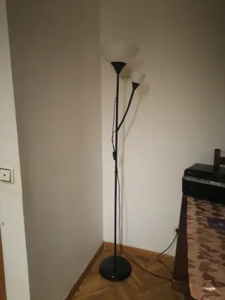 Lámpara de pie moderna
