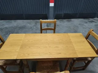 Mesa de cocina y 4 sillas