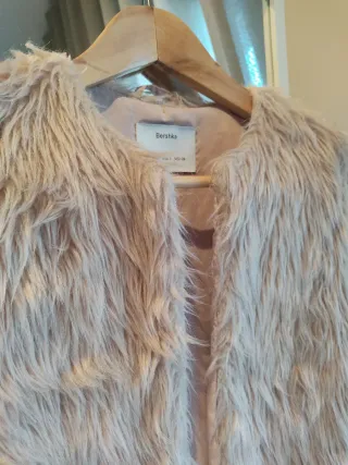 Colete de pelo Bershka