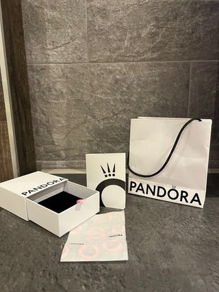 Caja, bolsa y tarjeta Pandora