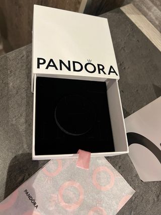 Caja, bolsa y tarjeta Pandora