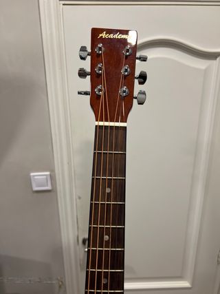 Guitarra + funda de regalo