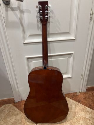 Guitarra + funda de regalo