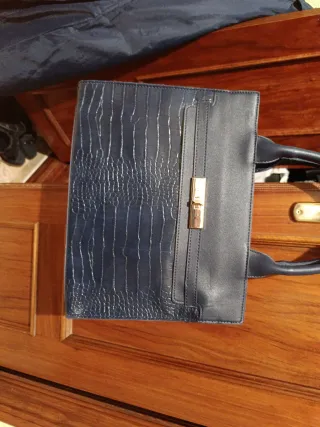 Bolso azul marino efecto piel cocodrilo