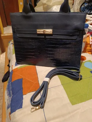 Bolso azul marino efecto piel cocodrilo