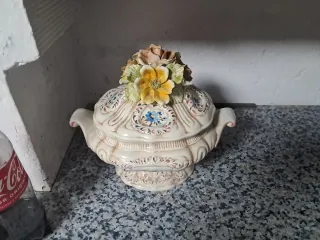 Sopera Portuguesa Cerámica Flores Beige