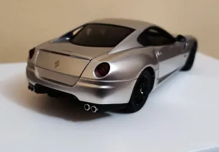 Coche a escala 1/18