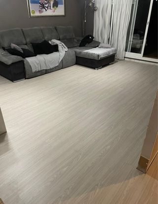 Instalación Tarima Flotante y vinilica rodapies