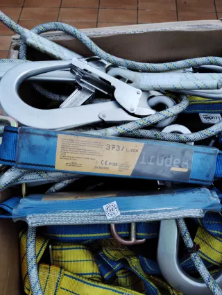 Mosquetones y disipador anticaídas Irudek