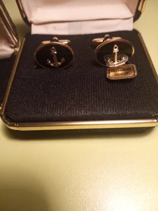 Gemelos y pasador de corbata Kingly