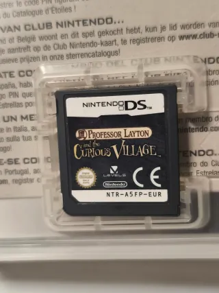 Profesor Layton y l'etrange village Nintendo DS