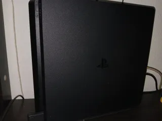 Consola PS4 Slim 1TB + 2 Mandos