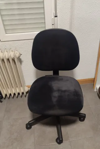 Silla de oficina negra