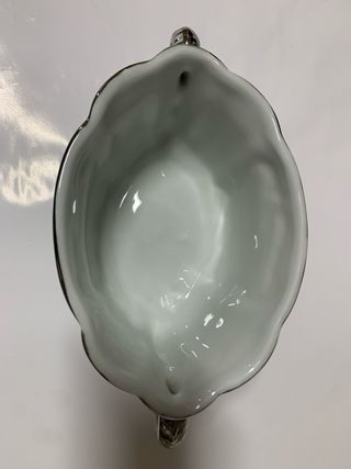 Centro de mesa porcelana baño de plata y blanco