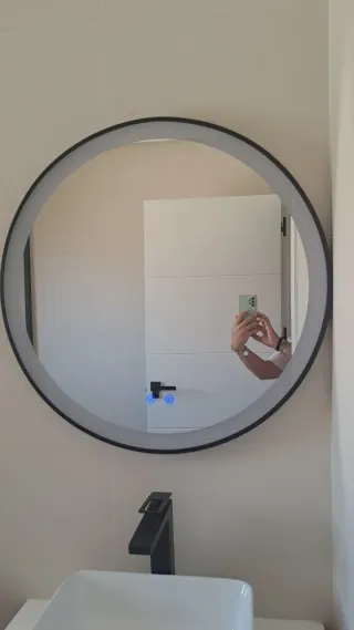 Espejo Redondo con Luz LED y función antivaho.