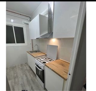 hacemos todo tipo de reformas , baños , cocinas .