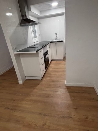 hacemos todo tipo de reformas , baños , cocinas .