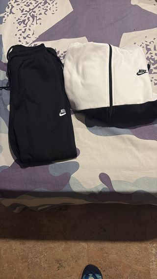 Conjunto Nike Negro y Blanco