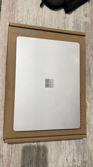 Microsoft Surface Laptop Go 2 Gris