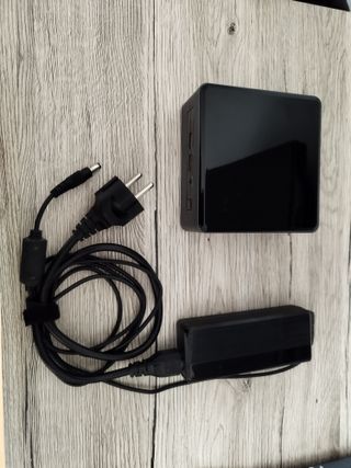 Mini PC Intel NUC NUC8i3BEH Negro