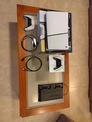 Consola PS5 Digital Slim 1TB.