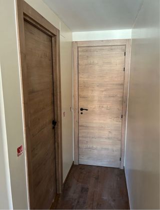 Instalación de tarimas flotante y puertas